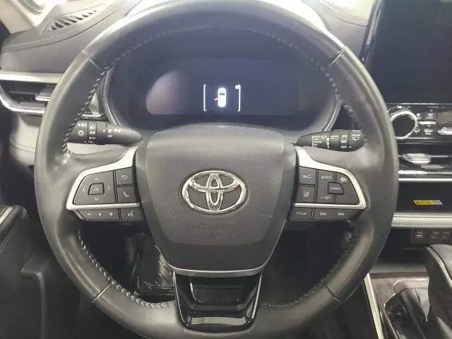 2023 Toyota Highlander Platinum