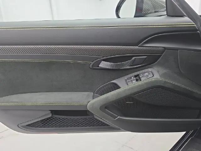 2024 Porsche 718 Cayman GT4 RS