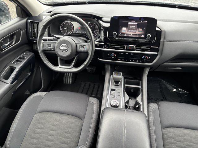 2025 Nissan Pathfinder SV 4WD