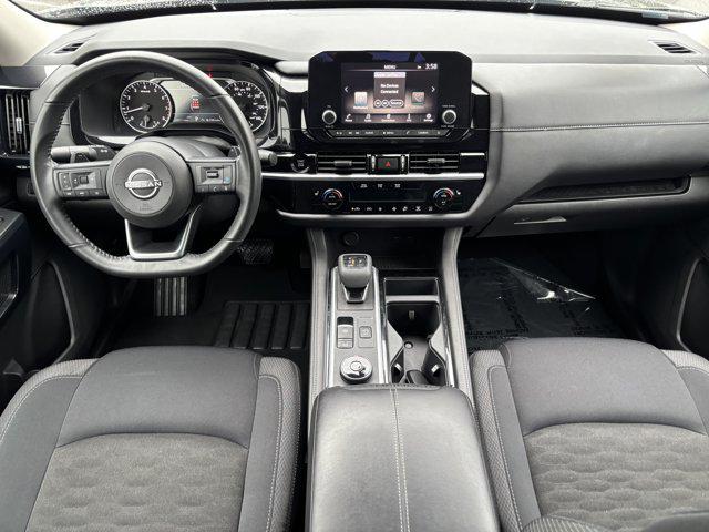 2025 Nissan Pathfinder SV 4WD