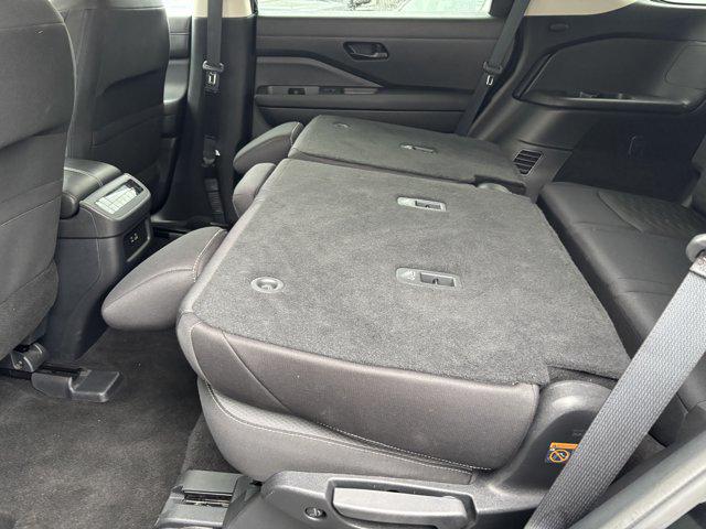 2025 Nissan Pathfinder SV 4WD