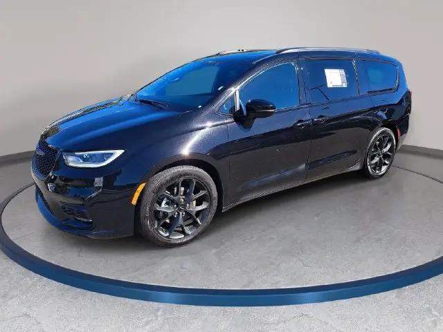 2025 Chrysler Pacifica Limited for sale in Raleigh, NC