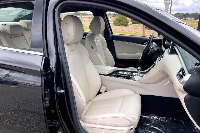 2026 Genesis G70 2.5T RWD