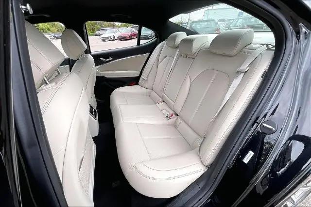 2026 Genesis G70 2.5T RWD