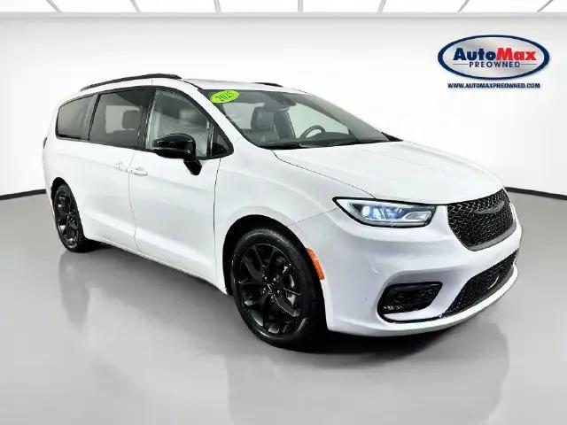 2025 Chrysler Pacifica Limited for sale in Framingham, MA
