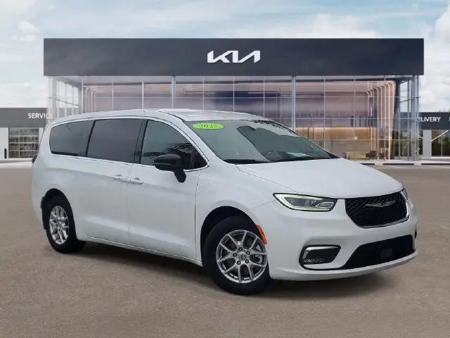 2025 Chrysler Pacifica Select for sale in Naples, FL