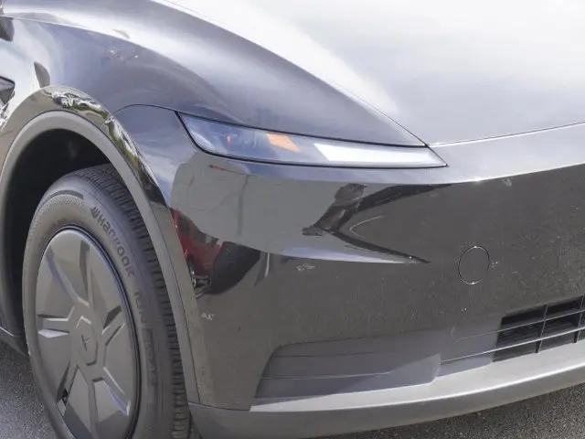 2026 Tesla Model Y Premium Rear-Wheel Drive