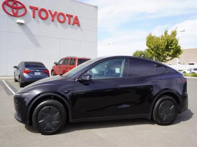 2026 Tesla Model Y Premium Rear-Wheel Drive