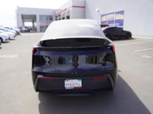 2026 Tesla Model Y Premium Rear-Wheel Drive
