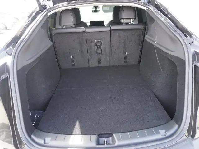 2026 Tesla Model Y Premium Rear-Wheel Drive