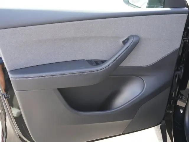 2026 Tesla Model Y Premium Rear-Wheel Drive