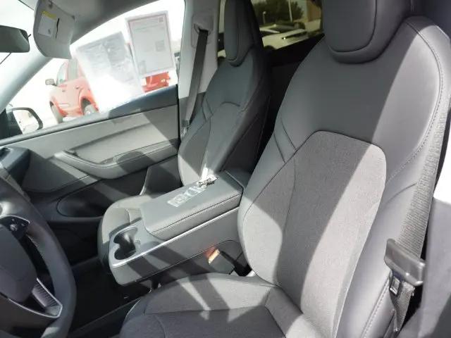 2026 Tesla Model Y Premium Rear-Wheel Drive
