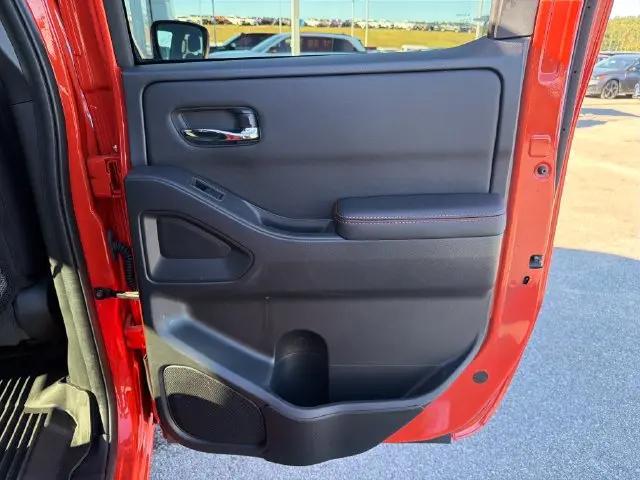 2025 Nissan Frontier Crew Cab PRO-4X 4x4