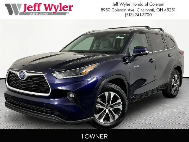 2021 Toyota Highlander Hybrid XLE for sale near Cincinnati, OH
