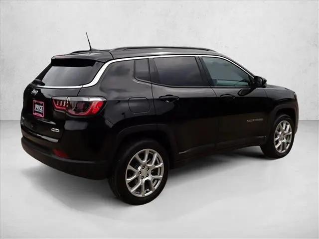 2023 Jeep Compass Latitude Lux FWD