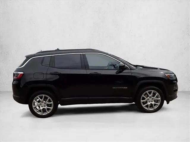 2023 Jeep Compass Latitude Lux FWD