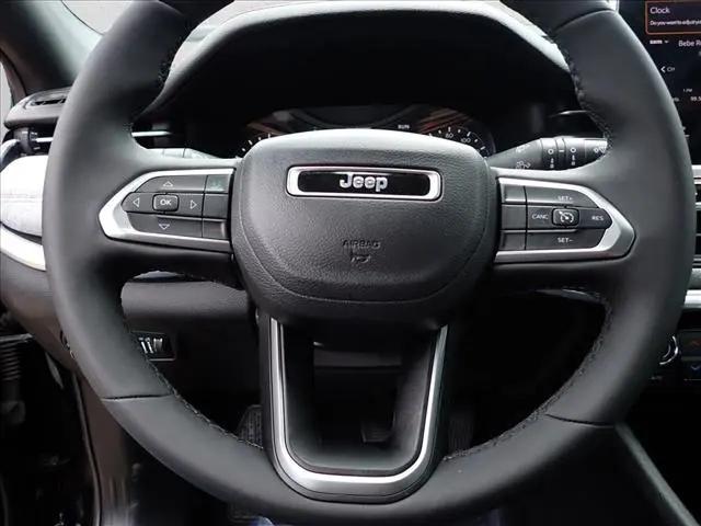 2023 Jeep Compass Latitude Lux FWD