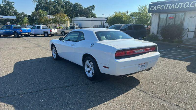 2013 Dodge Challenger SXT Plus