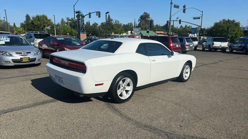 2013 Dodge Challenger SXT Plus