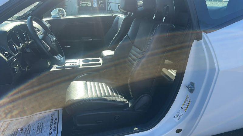 2013 Dodge Challenger SXT Plus