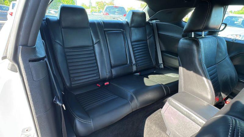 2013 Dodge Challenger SXT Plus