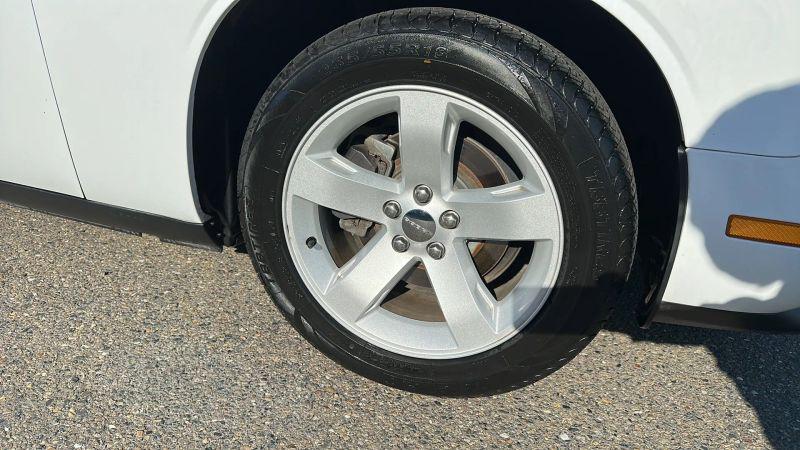 2013 Dodge Challenger SXT Plus