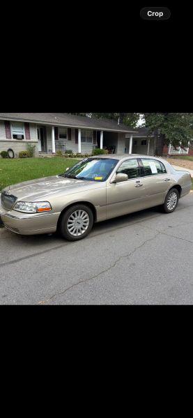 2005 Lincoln Town Car Signature for sale in Benton, AR