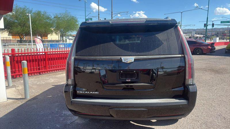 2016 Cadillac Escalade Standard