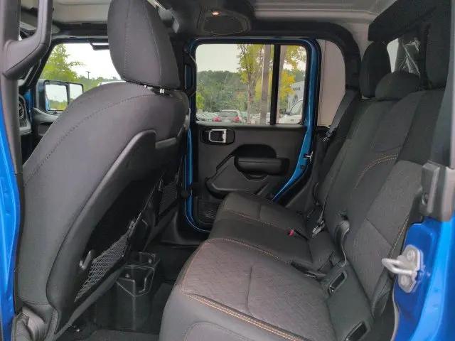 2024 Jeep Gladiator Sport