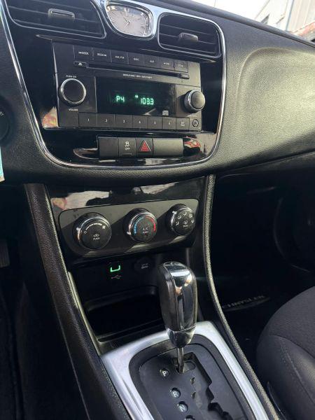 2013 Chrysler 200 LX