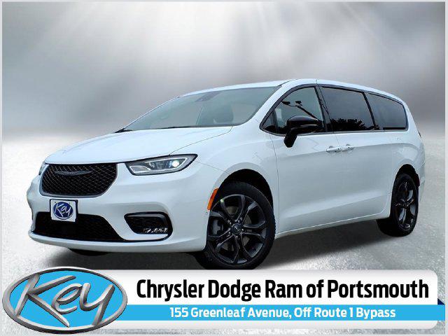 2026 Chrysler Pacifica Select AWD for sale in Portsmouth, NH