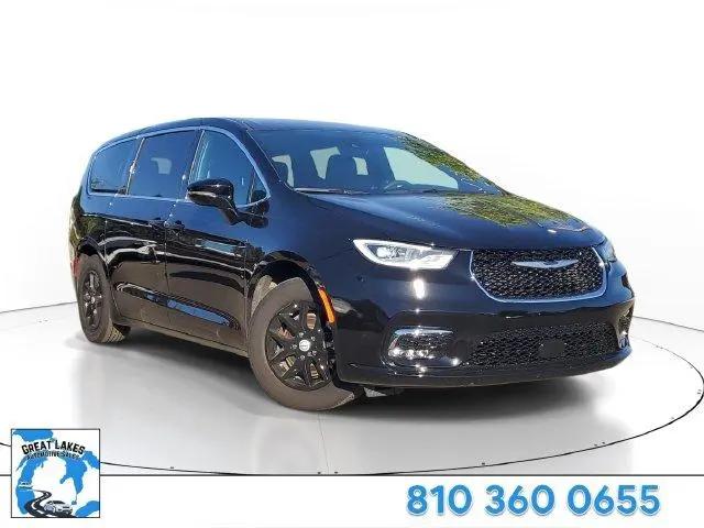 2025 Chrysler Pacifica Select for sale in Brighton, MI