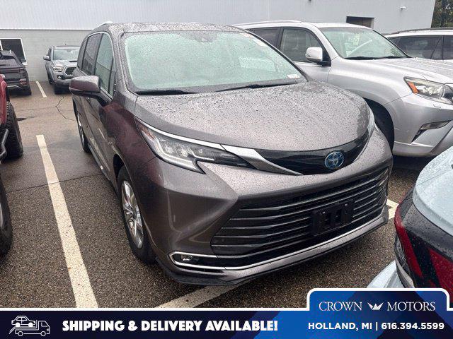 2023 Toyota Sienna Limited for sale in Holland, MI