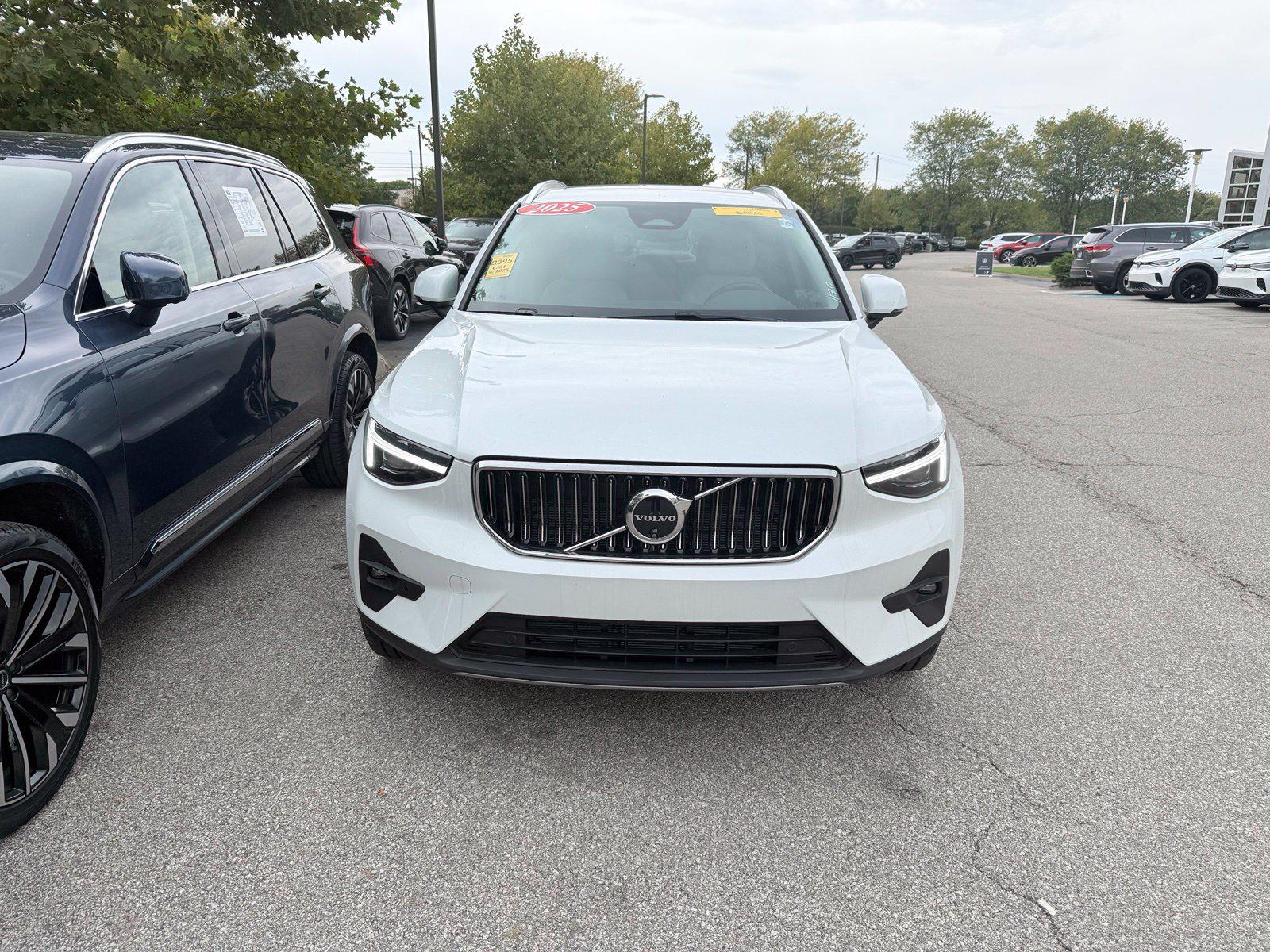 /2025 Volvo XC40