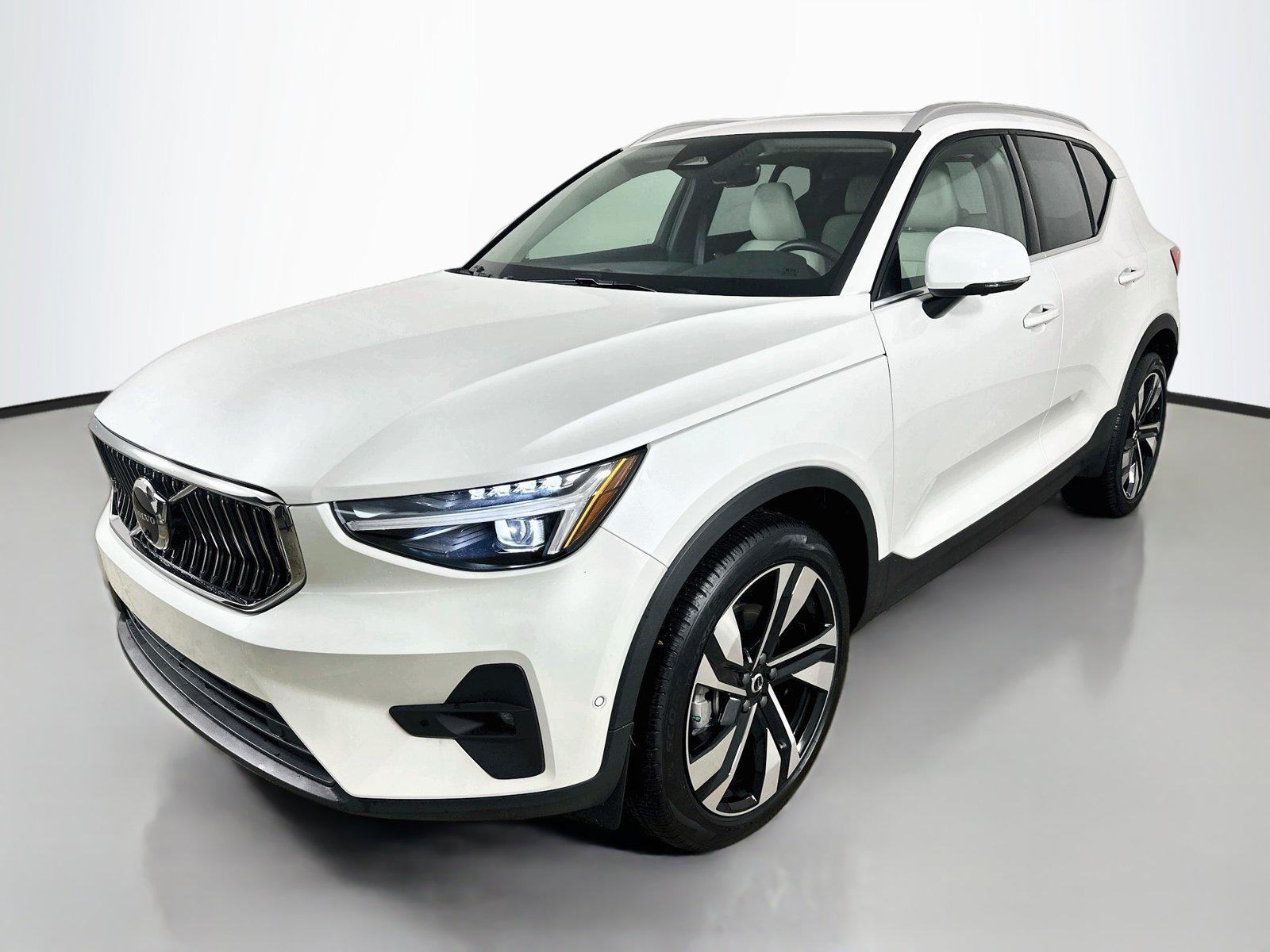 2025 Volvo XC40