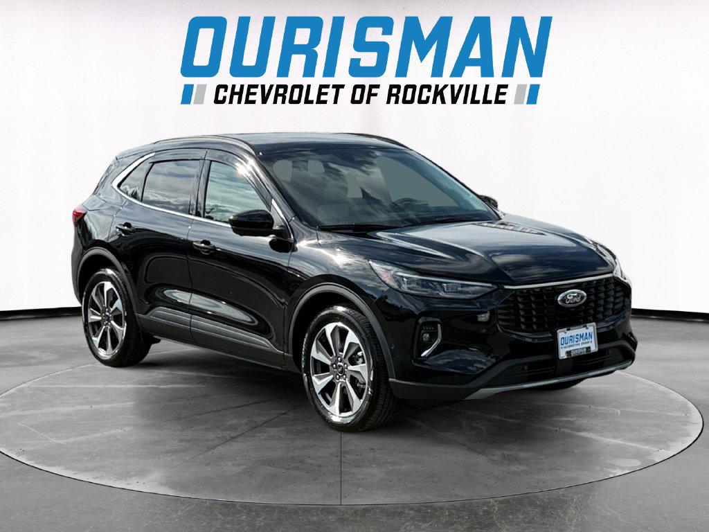 /2023 Ford Escape