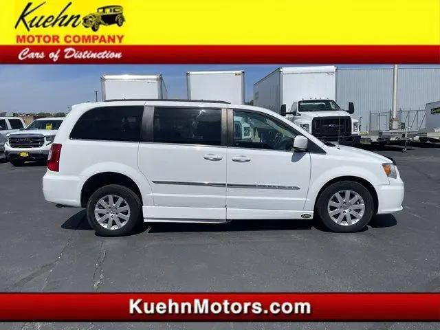 2016 Chrysler Town & Country Touring for sale in Rochester, MN