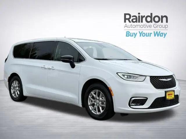 2025 Chrysler Pacifica Select for sale in Arlington, WA