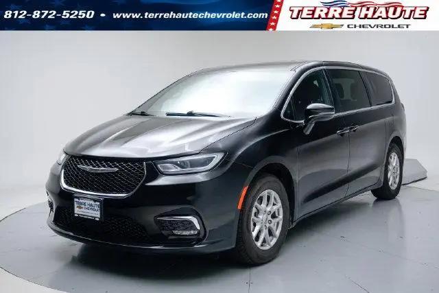 2025 Chrysler Pacifica Select for sale in Terre Haute, IN
