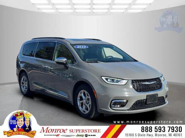 2023 Chrysler Pacifica Limited for sale in Monroe, MI