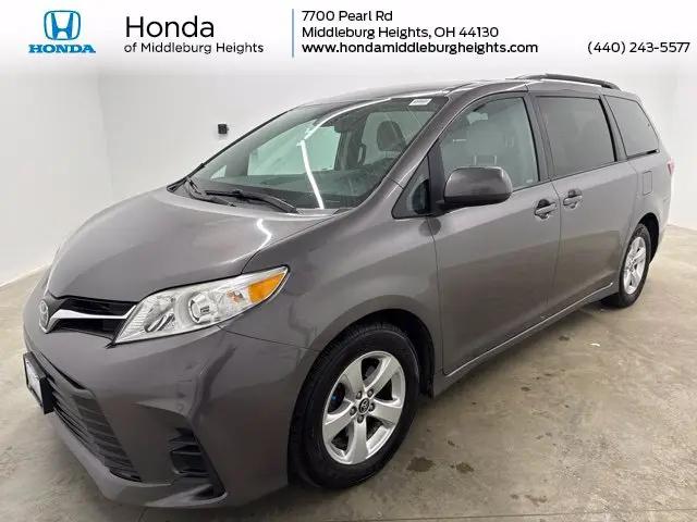 2018 Toyota Sienna LE 8 Passenger for sale in Middleburg Heights, OH