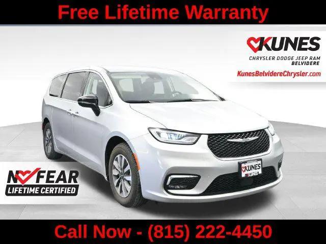 2024 Chrysler Pacifica Hybrid Select for sale in Belvidere, IL