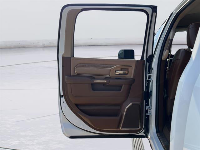 2022 Ram 3500 Limited Longhorn Crew Cab 4x4 8 Box