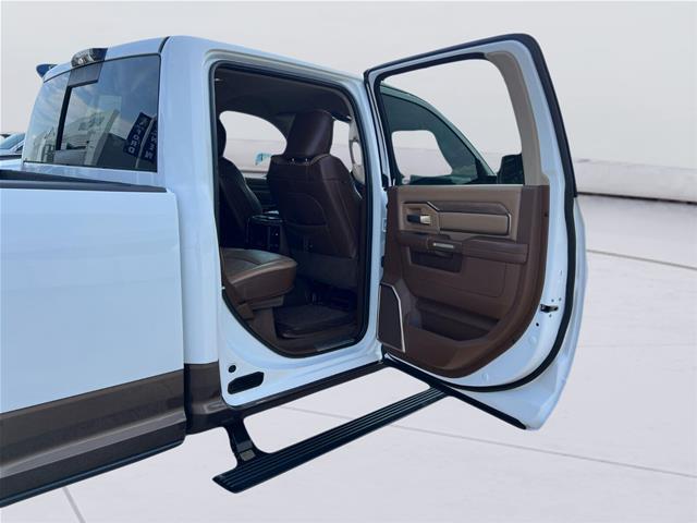 2022 Ram 3500 Limited Longhorn Crew Cab 4x4 8 Box