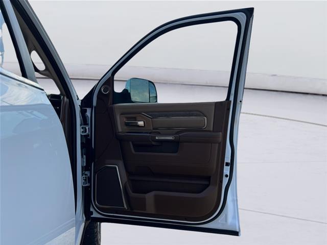 2022 Ram 3500 Limited Longhorn Crew Cab 4x4 8 Box