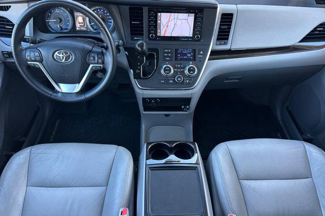 2018 Toyota Sienna XLE 8 Passenger