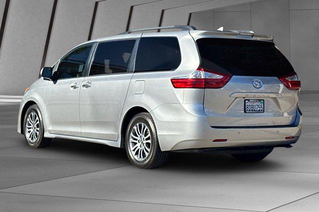 2018 Toyota Sienna XLE 8 Passenger