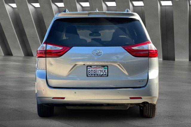 2018 Toyota Sienna XLE 8 Passenger