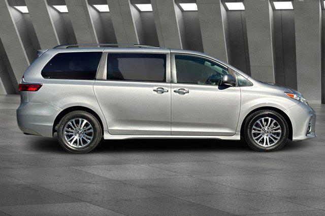 2018 Toyota Sienna XLE 8 Passenger