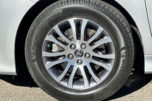 2018 Toyota Sienna XLE 8 Passenger